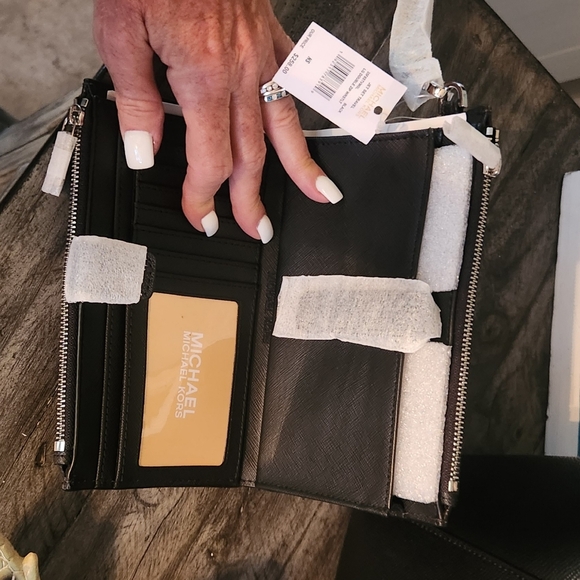 Michael kors tote with wallet NWT - Picture 2 of 4